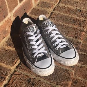 Converse All Star tennis shoes size 7 gray